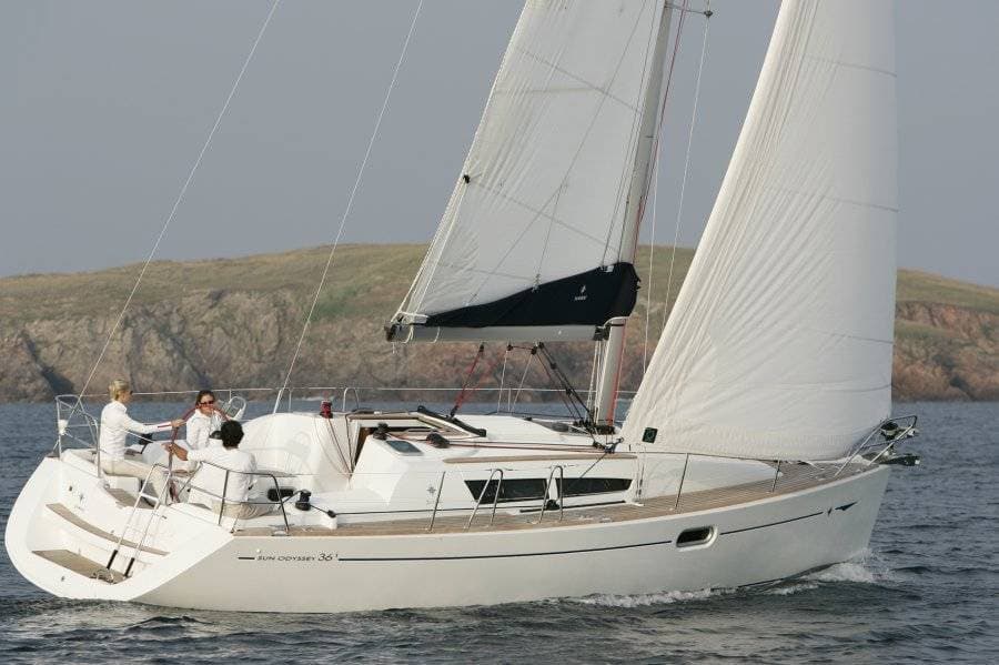 Sun Odyssey 36i en mer